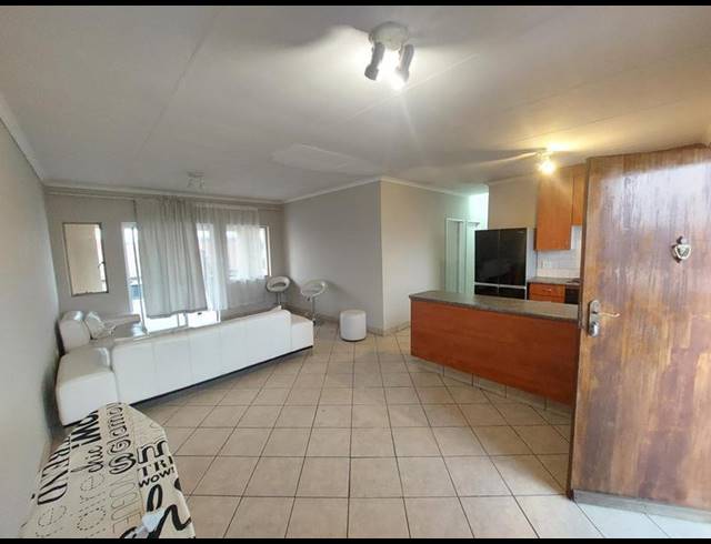 2 BEDROOM PROPERTY TO RENT IN COUNTRY VIEW ESTATE